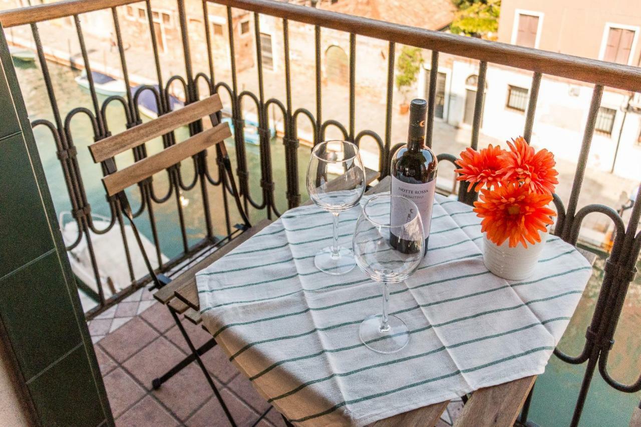 Sunny Nest Canal View In Venice Chic Movida Екстериор снимка